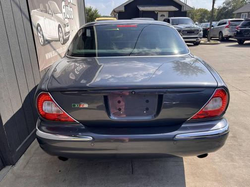 2004 Jaguar XJ Base