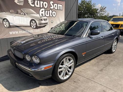 2004 Jaguar XJ Base