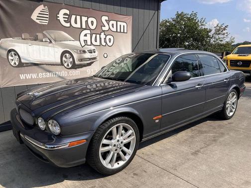 2004 Jaguar XJ Base