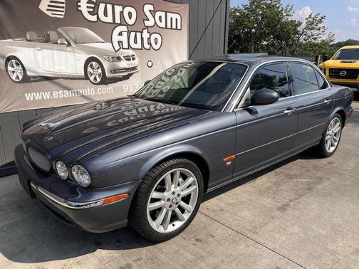 2004 Jaguar XJ Base