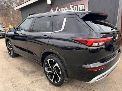 2022 Mitsubishi Outlander SEL Special Edition 2WD