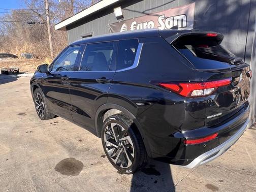 2022 Mitsubishi Outlander SEL Special Edition 2WD