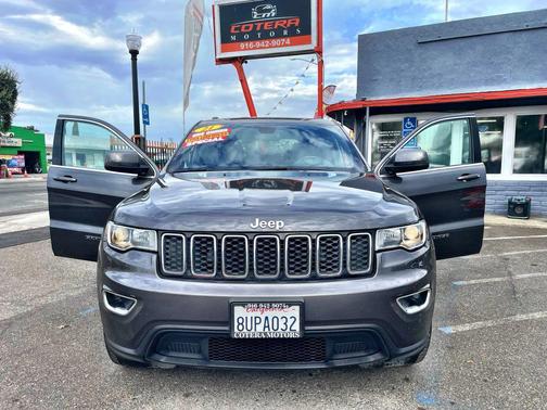 2021 Jeep Grand Cherokee Laredo