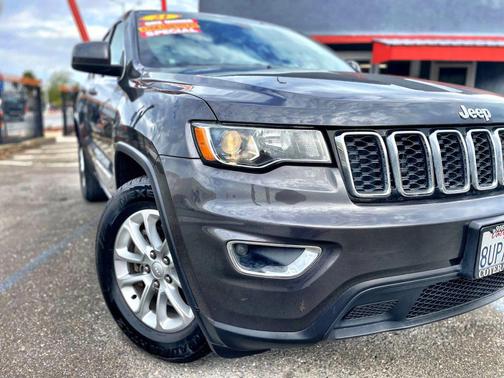 2021 Jeep Grand Cherokee Laredo