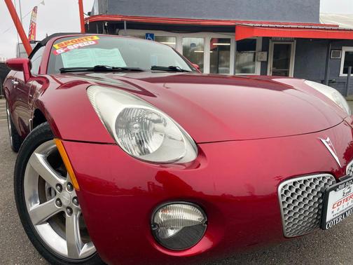 2006 Pontiac Solstice Convertible 2D