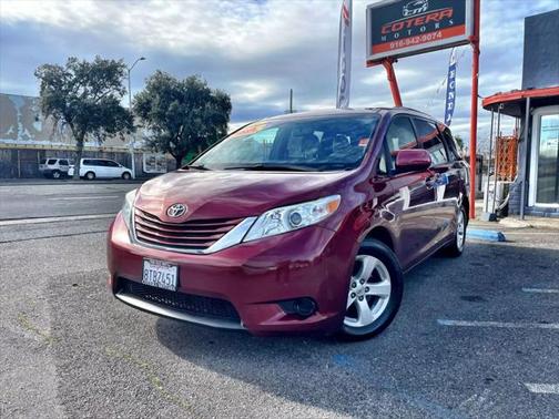 2016 Toyota Sienna LE