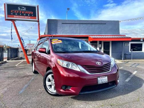 2016 Toyota Sienna LE