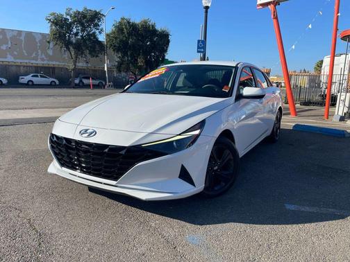 2021 Hyundai ELANTRA SEL