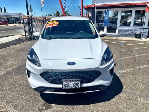 2020 Ford Escape SE