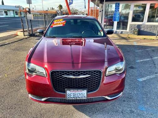 2018 Chrysler 300 Touring