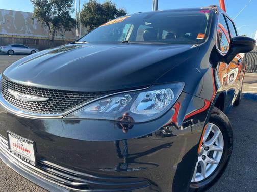 2020 Chrysler Voyager LXI