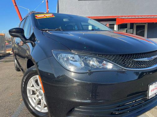 2020 Chrysler Voyager LXI