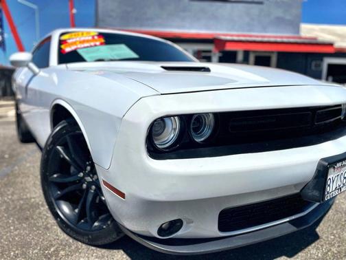 2018 Dodge Challenger SXT