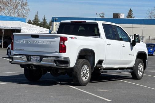 Summit White 2025 Chevrolet Silverado 2500 LT