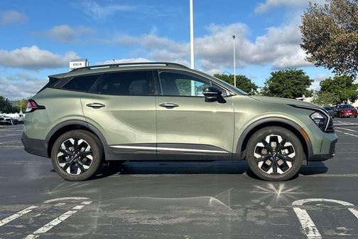 Jungle Green 2023 Kia Sportage X-Line