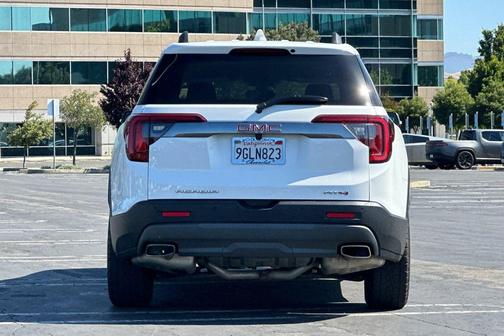 Summit White 2023 GMC Acadia AWD AT4