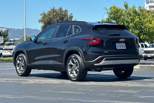 Black Metallic 2026 Chevrolet Trax LT
