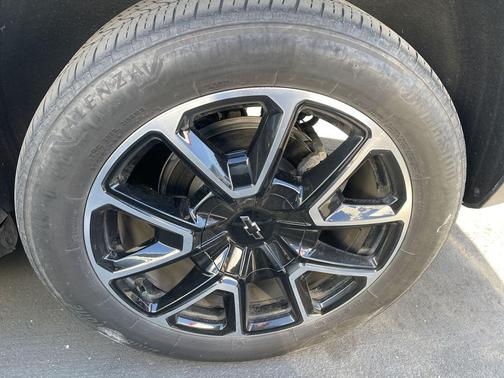 2023 Chevrolet Tahoe 4WD RST