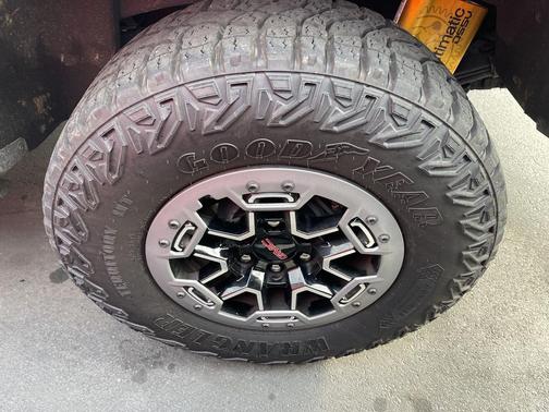 2023 GMC Canyon AT4X