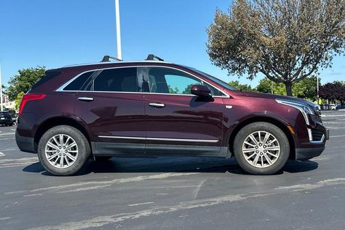 Deep Amethyst Metallic 2017 Cadillac XT5 Luxury