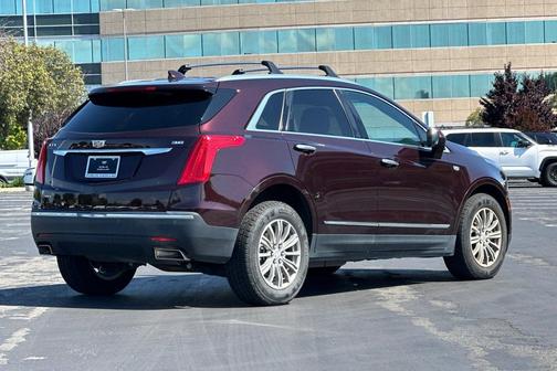 Deep Amethyst Metallic 2017 Cadillac XT5 Luxury