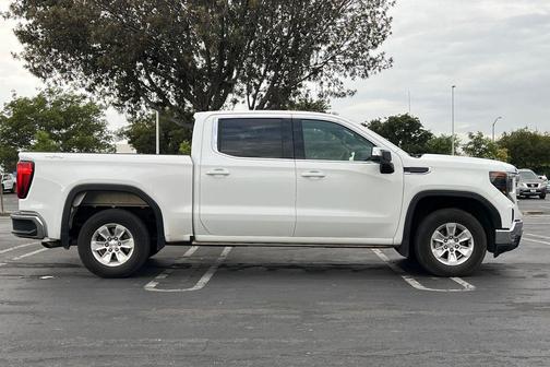2024 GMC Sierra 1500 SLE