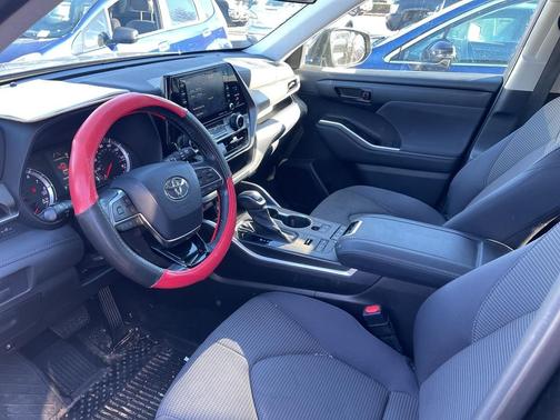 2021 Toyota Highlander LE