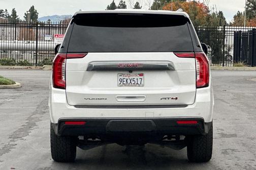 2023 GMC Yukon XL 4WD AT4