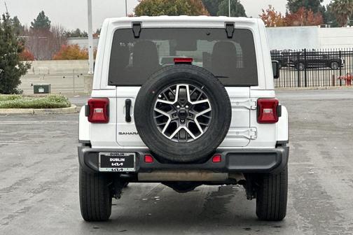 2025 Jeep Wrangler 4-Door Sahara 4x4