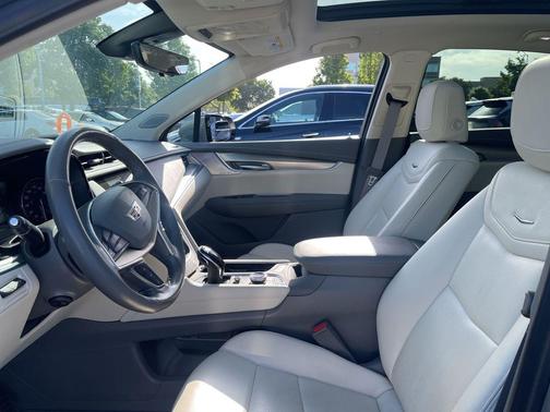 Argent Silver Metallic 2023 Cadillac XT5 Premium Luxury