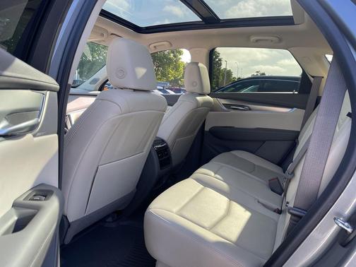 Argent Silver Metallic 2023 Cadillac XT5 Premium Luxury