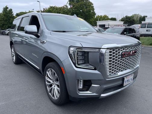 Sterling Metallic 2023 GMC Yukon XL Denali