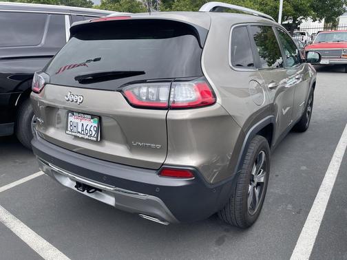 Light Brownstone Pearlcoat 2019 Jeep Cherokee Limited