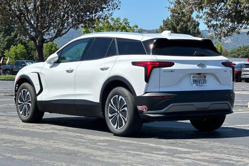 Summit White 2024 Chevrolet Blazer EV eAWD LT