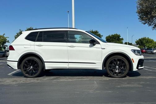 Pure White 2021 Volkswagen Tiguan 2.0T SE R-Line Black 4MOTION
