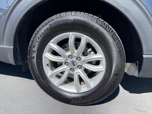 2020 Ford Explorer Base