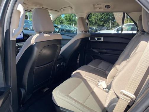 2020 Ford Explorer Base