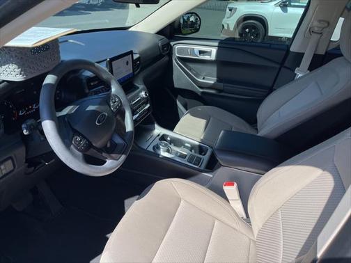 2020 Ford Explorer Base