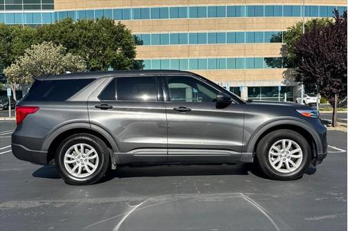 2020 Ford Explorer Base