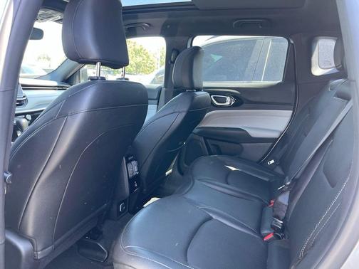 Silver Zynith Metallic Clearcoat 2025 Jeep Compass Limited