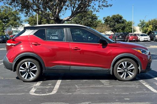 2020 Nissan Kicks SV