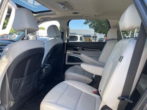 Gravity Gray 2023 Kia Telluride S