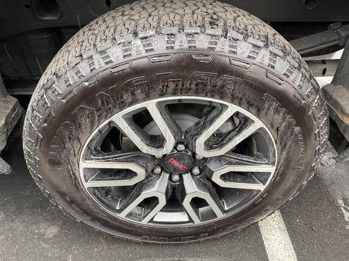 2025 GMC Sierra 1500 AT4