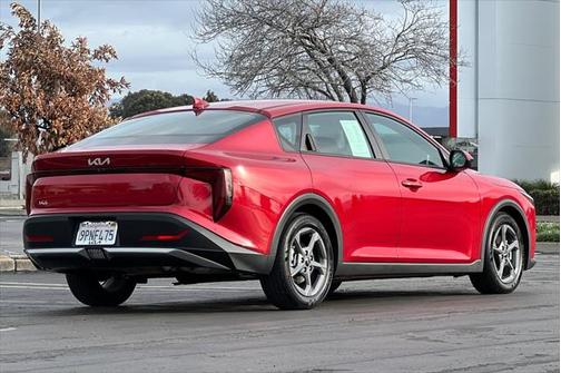 2025 Kia K4 LXS