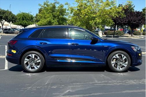 2022 Audi e-tron Premium