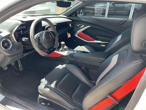 Summit White 2023 Chevrolet Camaro 2SS