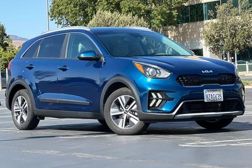 2022 Kia Niro LXS
