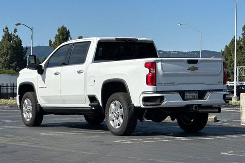 Summit White 2022 Chevrolet Silverado 3500 LTZ