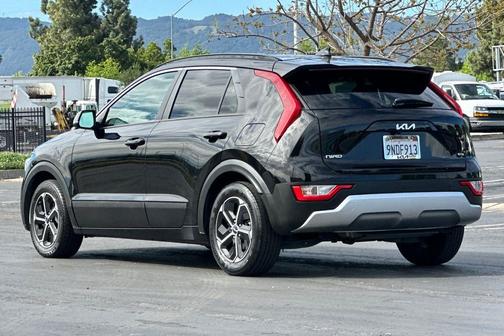Aurora Black Pearl 2023 Kia Niro EX