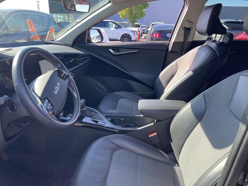 2023 Kia Niro EX
